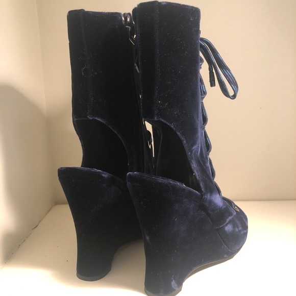 Prada lace up heels - Picture 11 of 15